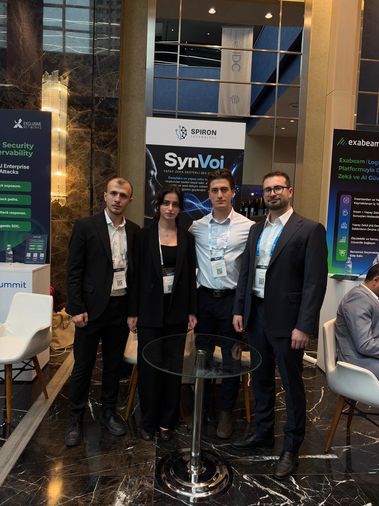 Spiron ekibi IDC Security Summit'teki SynVoi standında